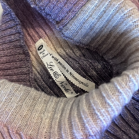 ABSOLUTELY BRAND NEW NEVER WORN beautiful pink and purple mock neck sweater - Picture 4 of 5